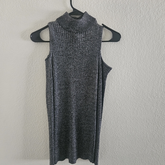 Shoulder cut off long sleeve sweater by Questions - Picture 6 of 9